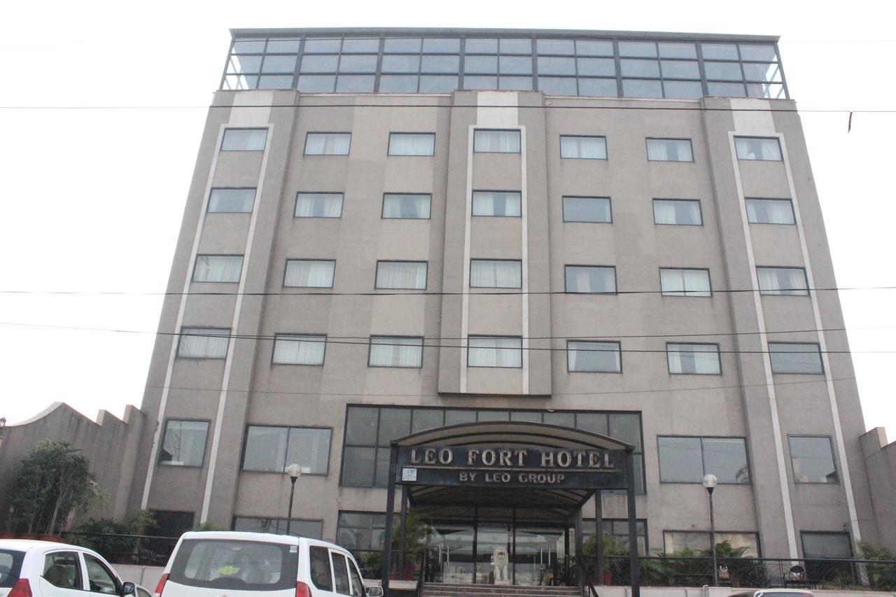 Leo Fort Hotel Jalandhar Extérieur photo
