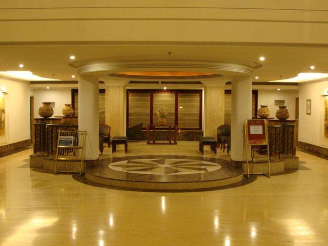 Leo Fort Hotel Jalandhar Extérieur photo